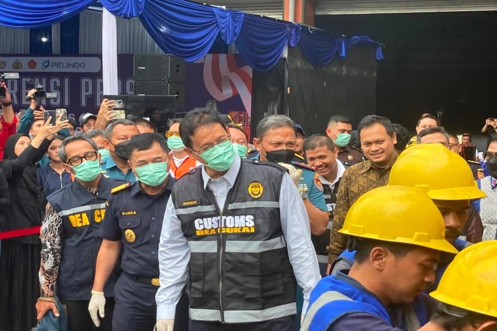 Sita Ribuan Bal Pakaian Bekas, Purbaya Bakal Buru Otak Penyelundupan di Jakarta & Kalbar